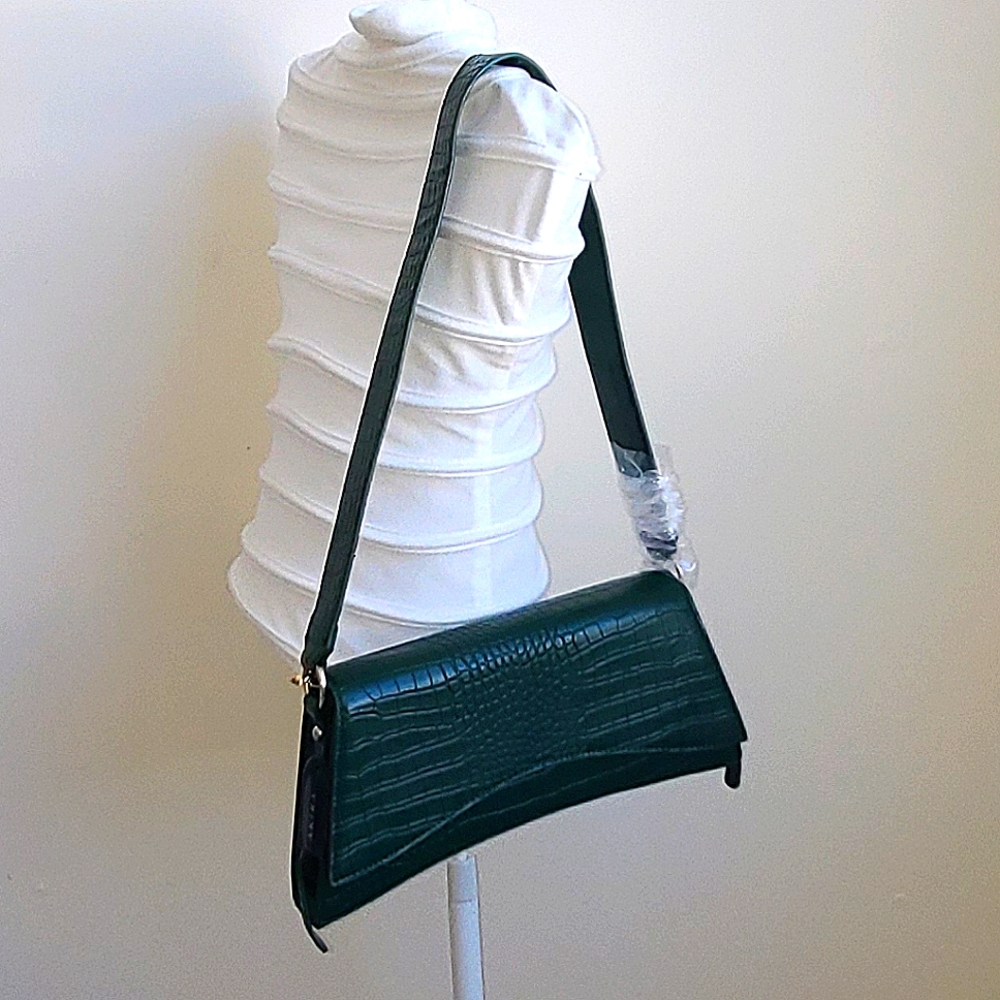 Akira "Movin On Up" Green Batwing Bag